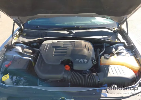 2016 Chrysler 300C Awd z USA, uszkodzony, nr VIN 2C3CCAKG5GH359438